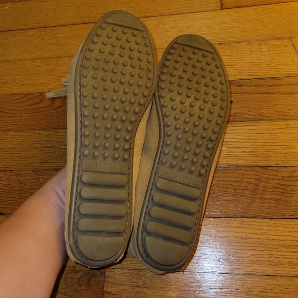 Minnetonka Tan Mocassins sz. 10 - Picture 4 of 9